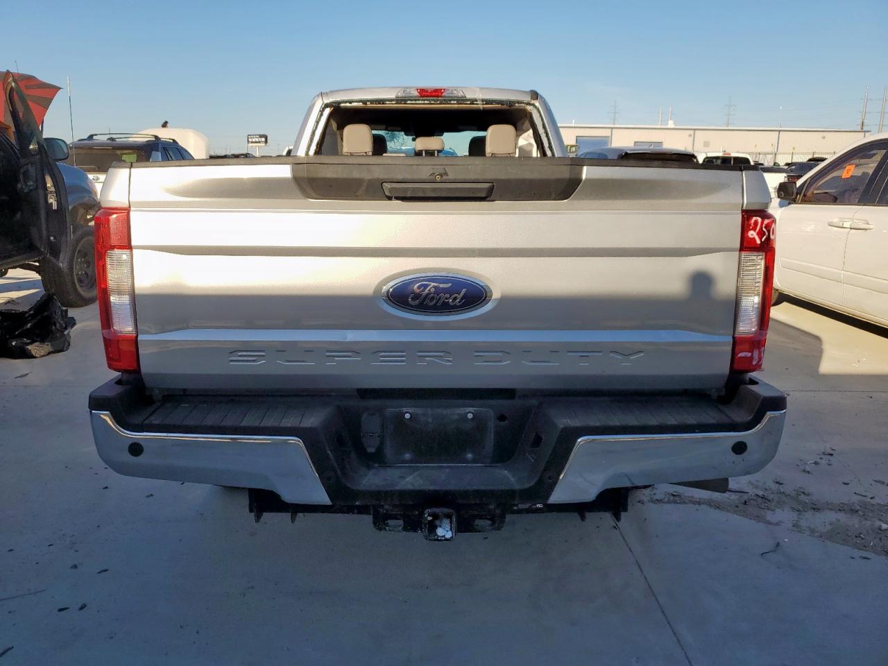 2018 Ford F250 Super Duty Silver vin: 1FT7W2ATXJEC59388