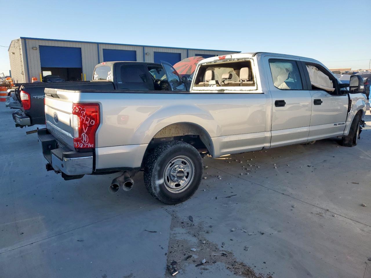 2018 Ford F250 Super Duty Silver vin: 1FT7W2ATXJEC59388