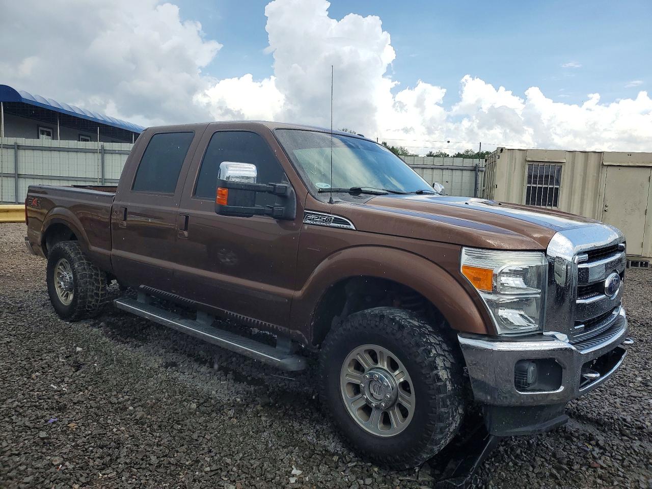 2011 Ford F250 Super Duty Коричневый vin: 1FT7W2B60BEB29906