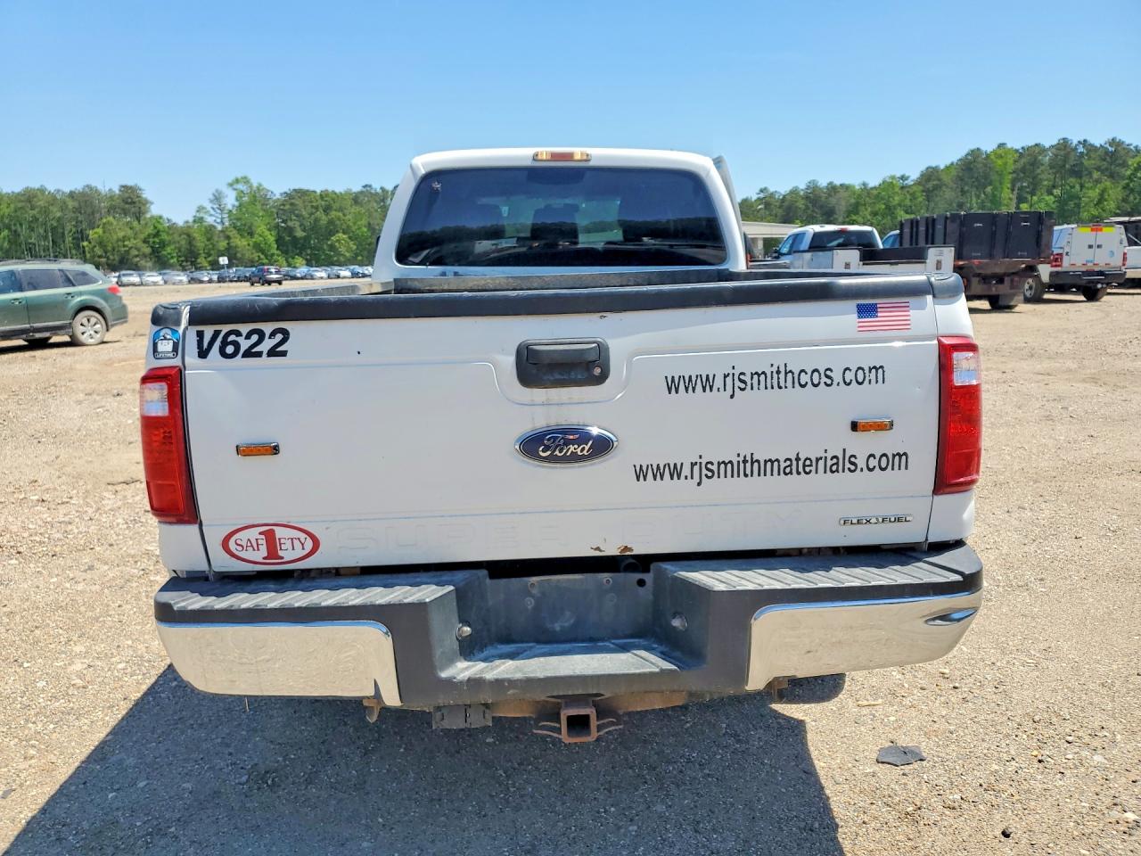 2015 Ford F250 Super Duty White vin: 1FT7W2B60FEC57181