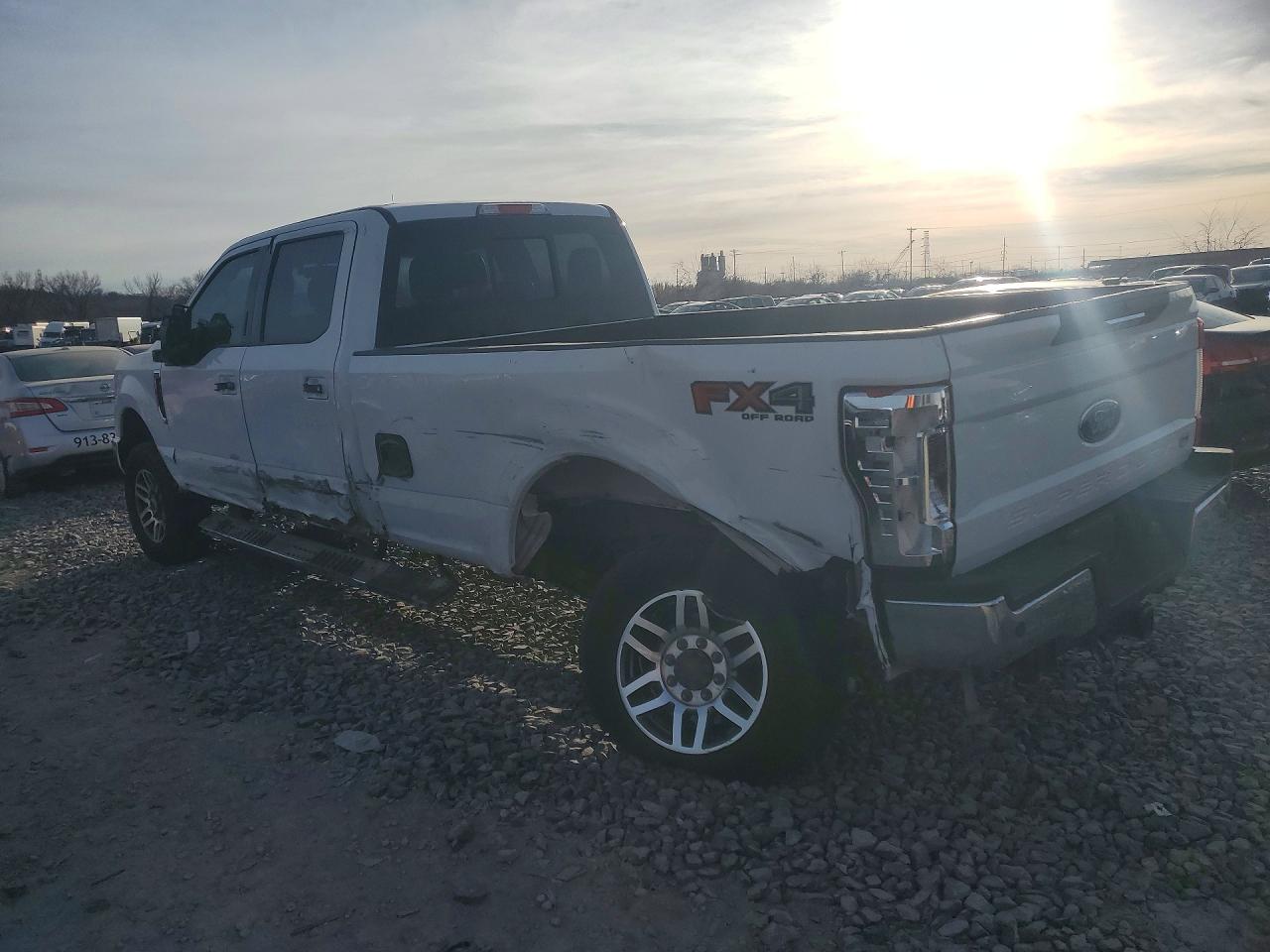 2019 Ford F250 Super Duty White vin: 1FT7W2B60KEE11379