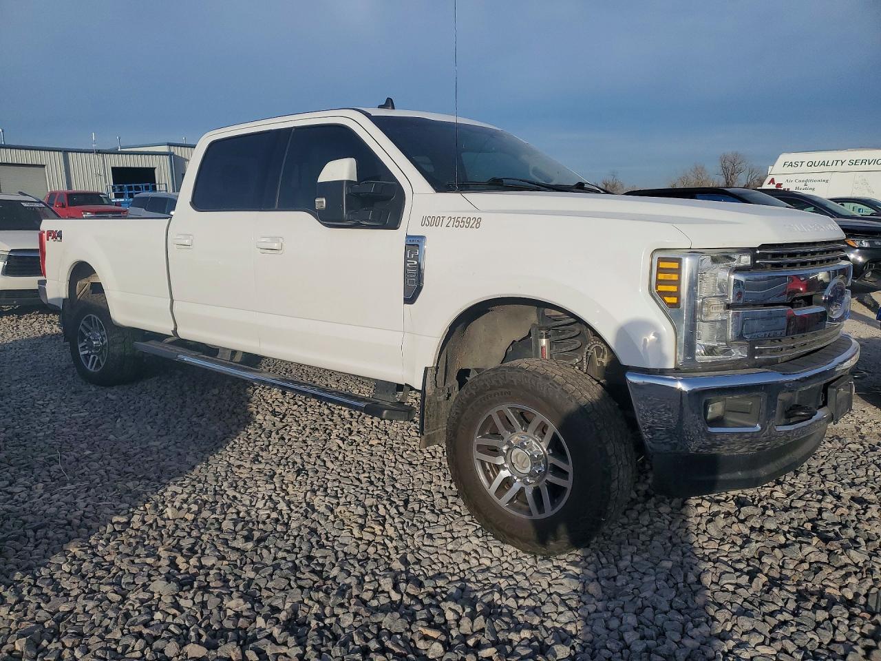 2019 Ford F250 Super Duty White vin: 1FT7W2B60KEE11379