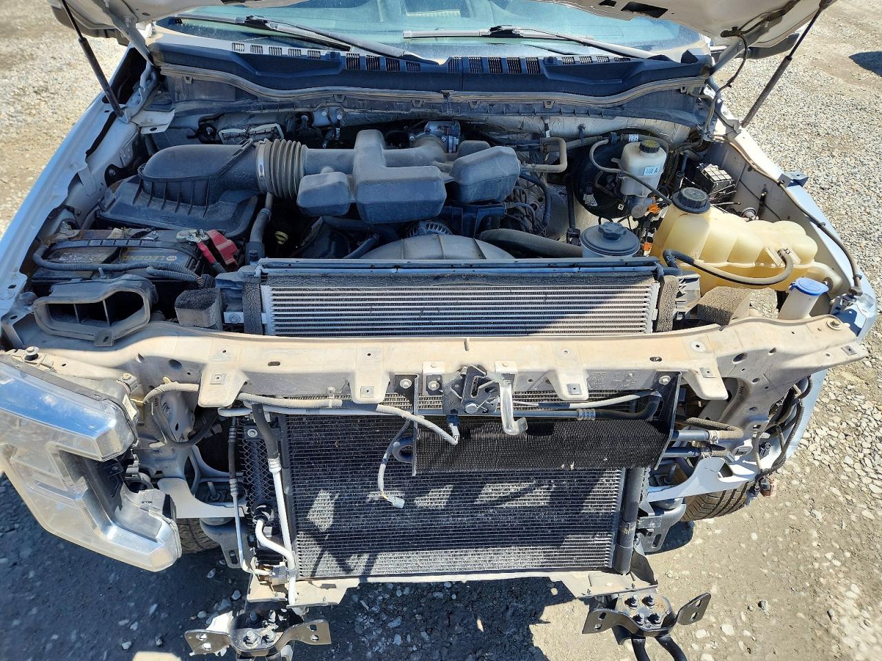 2019 Ford F250 Super Duty White vin: 1FT7W2B60KEE67211