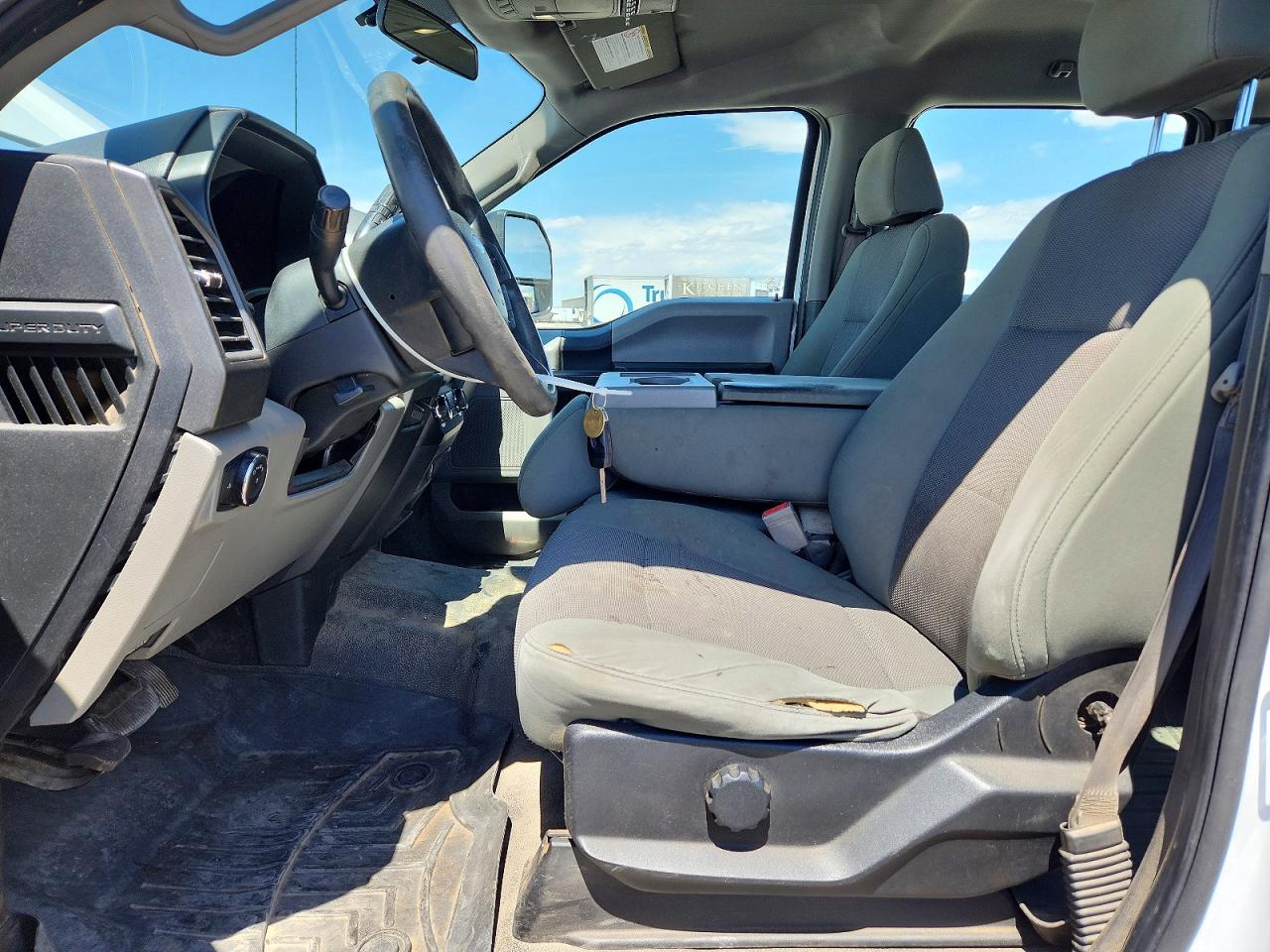 2019 Ford F250 Super Duty White vin: 1FT7W2B60KEE67211