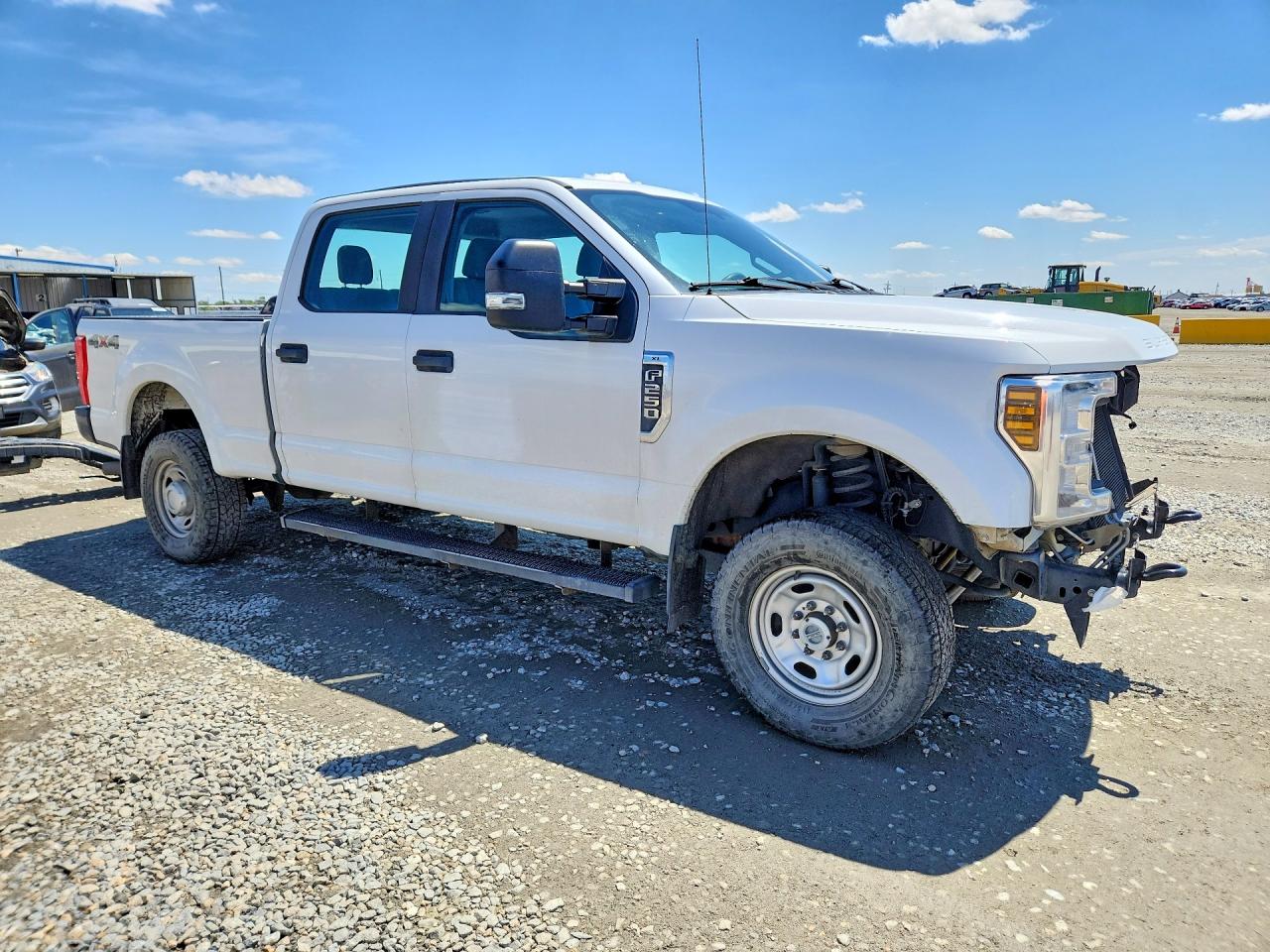 2019 Ford F250 Super Duty White vin: 1FT7W2B60KEE67211