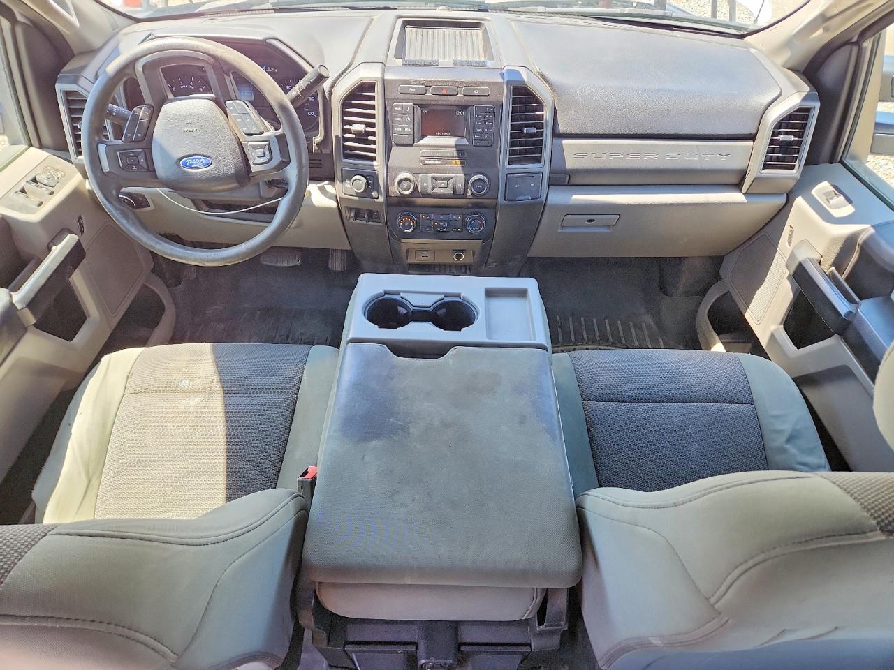 2019 Ford F250 Super Duty White vin: 1FT7W2B60KEE67211