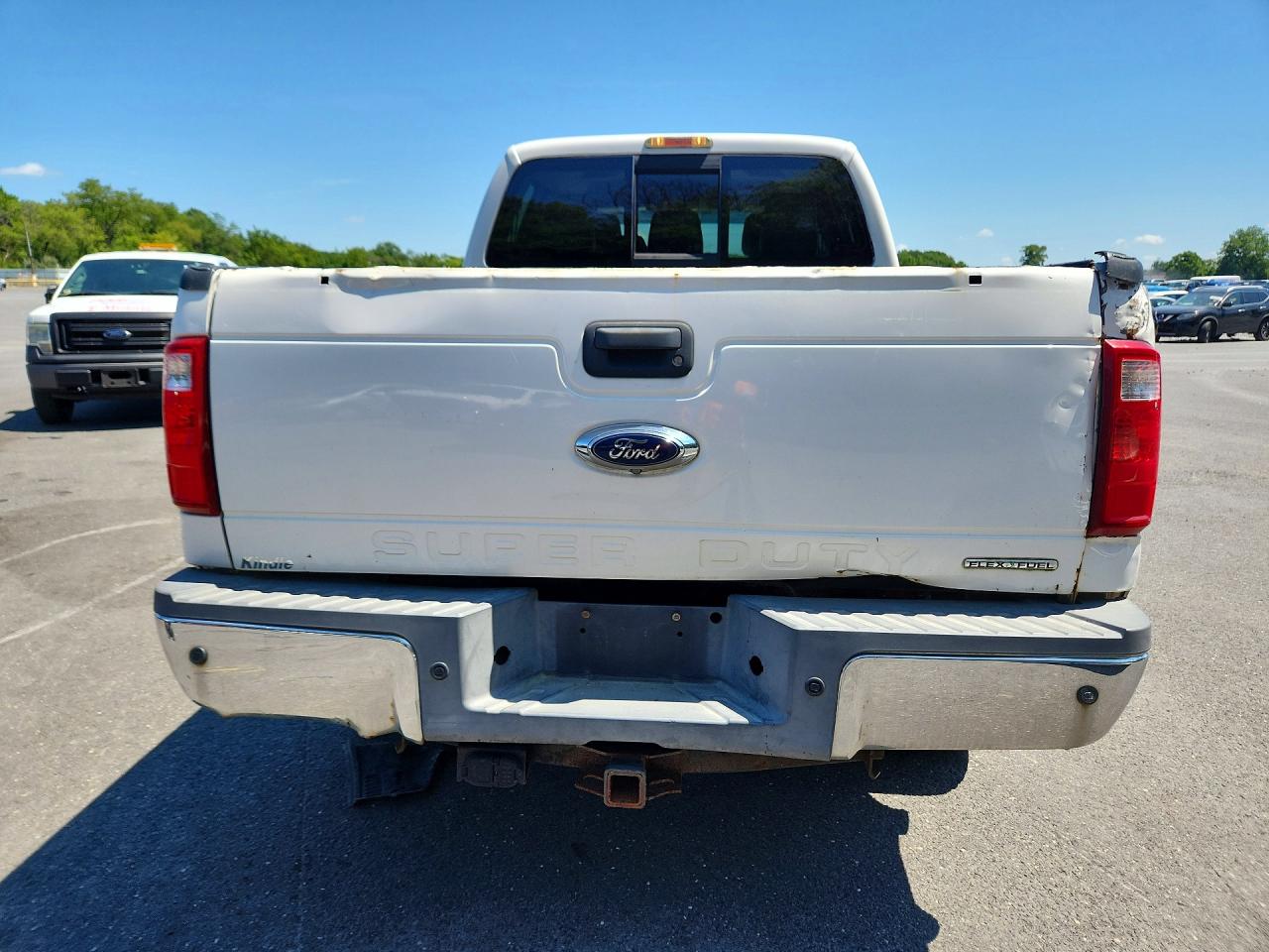2014 Ford F250 Super Duty White vin: 1FT7W2B61EEB04792