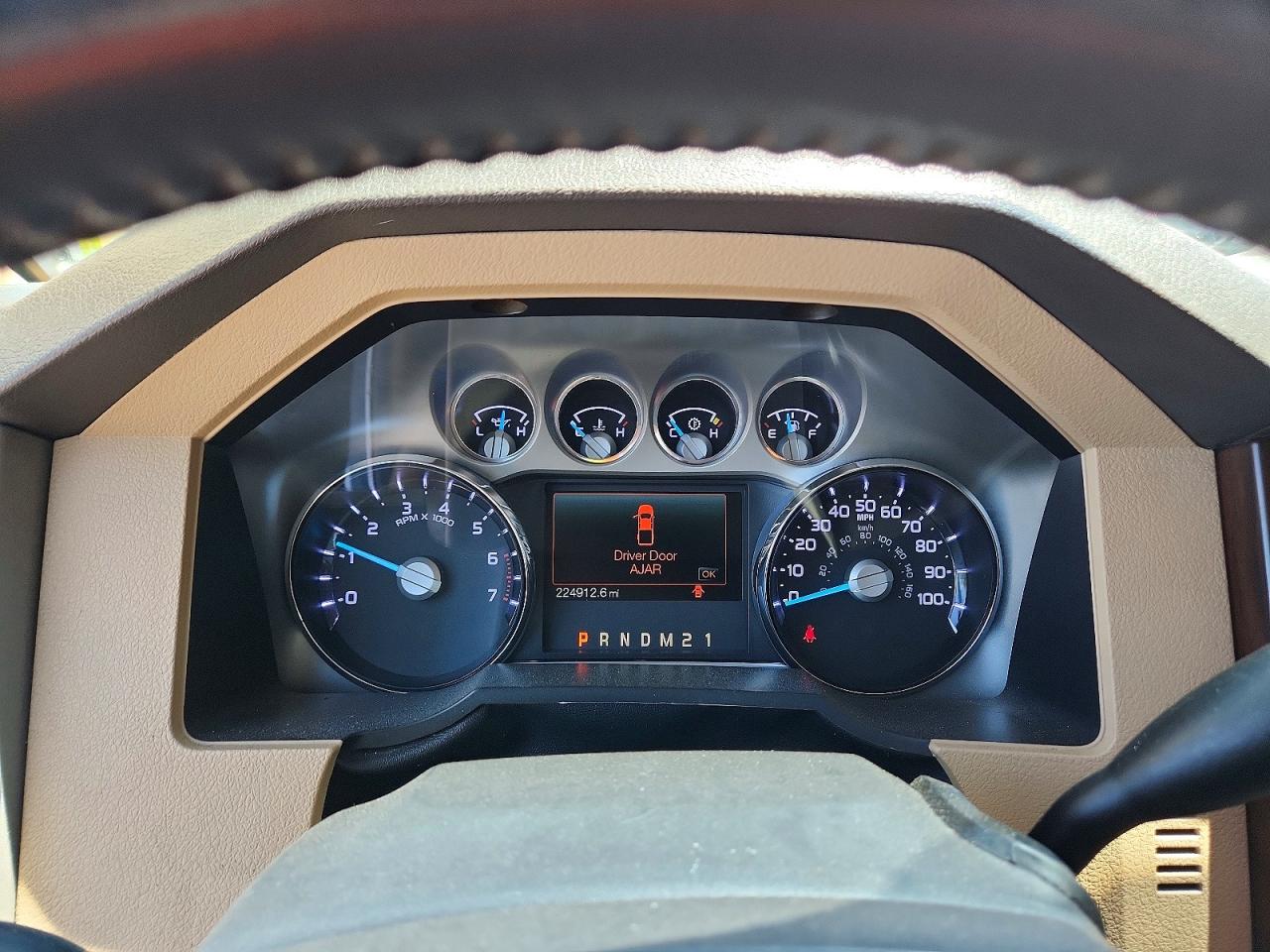 2014 Ford F250 Super Duty White vin: 1FT7W2B61EEB04792