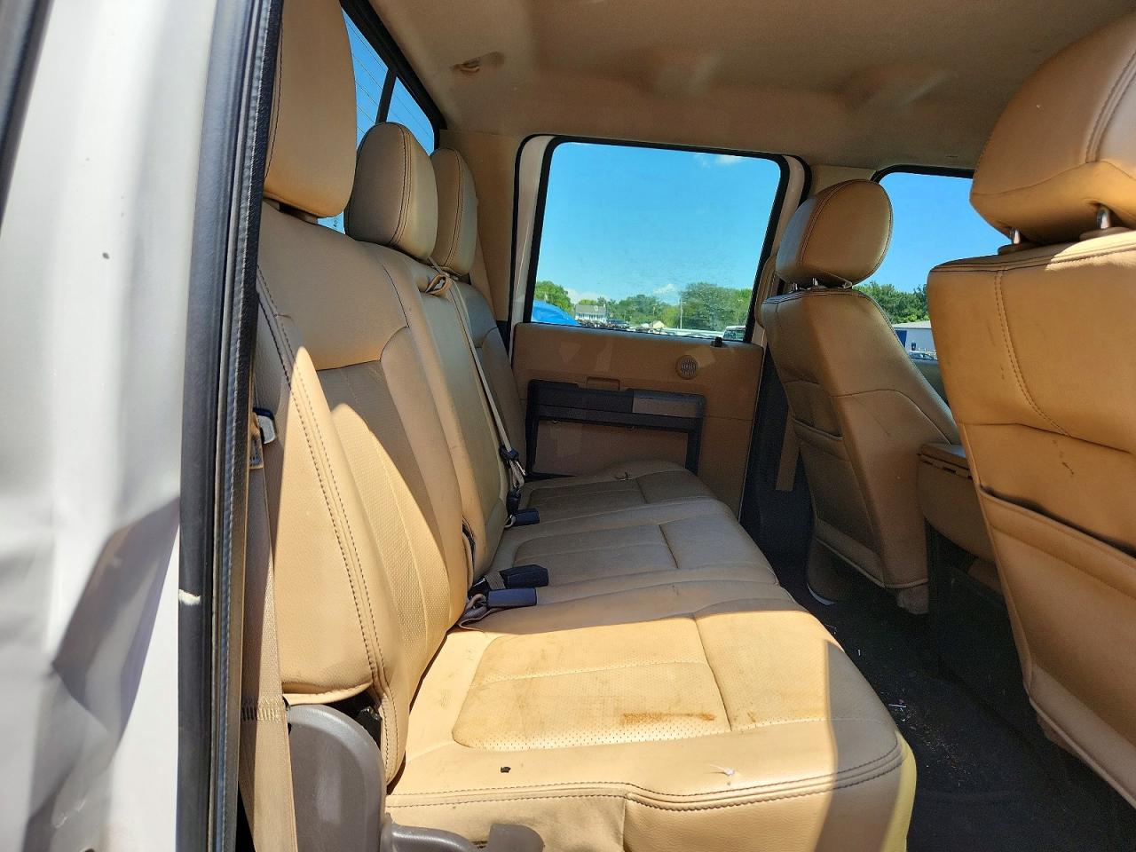 2014 Ford F250 Super Duty White vin: 1FT7W2B61EEB04792