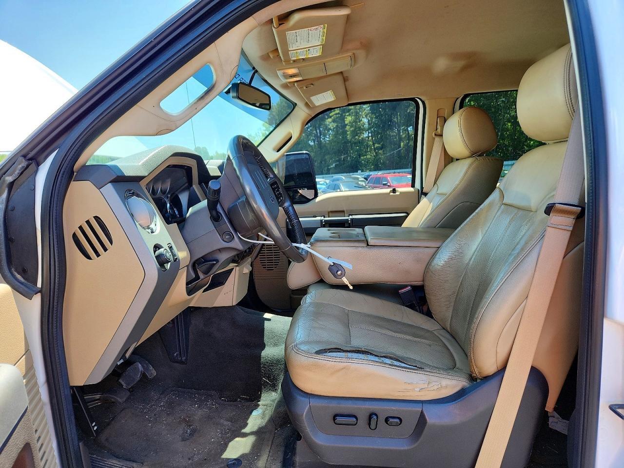 2014 Ford F250 Super Duty White vin: 1FT7W2B61EEB04792