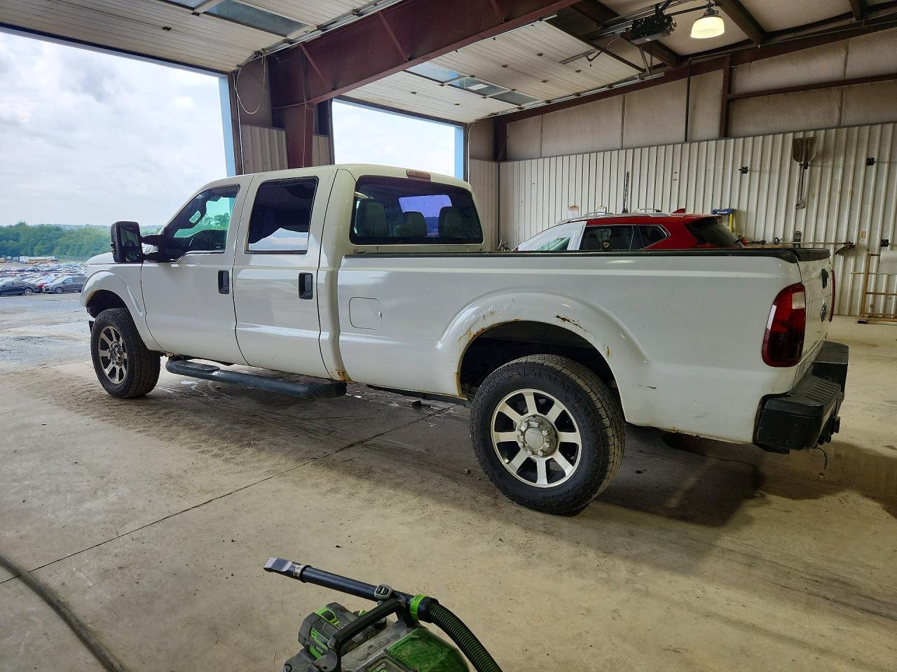 2014 Ford F250 Super Duty White vin: 1FT7W2B62EEA94743