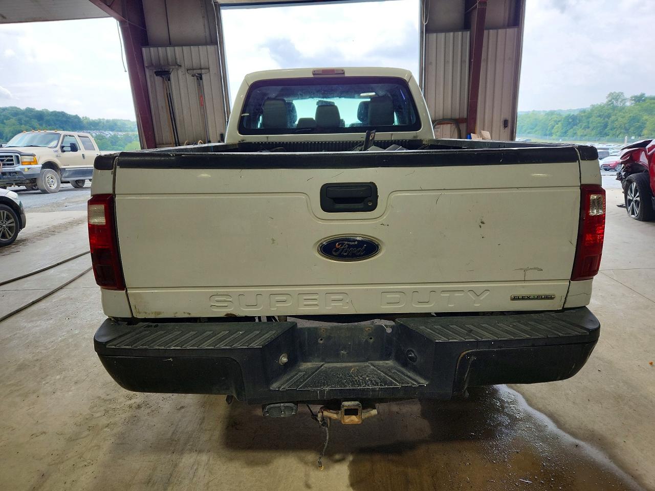 2014 Ford F250 Super Duty White vin: 1FT7W2B62EEA94743