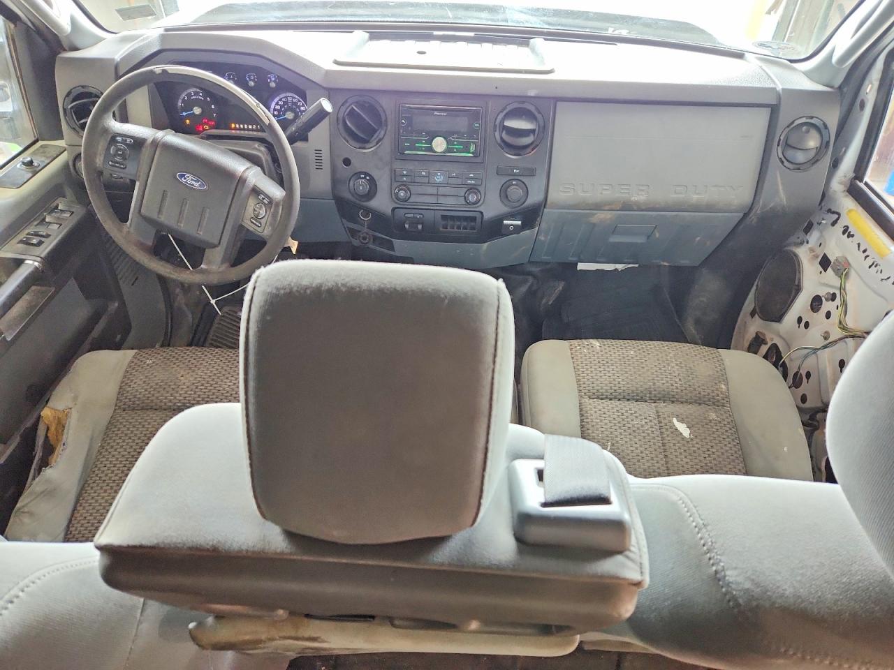 2014 Ford F250 Super Duty White vin: 1FT7W2B62EEA94743