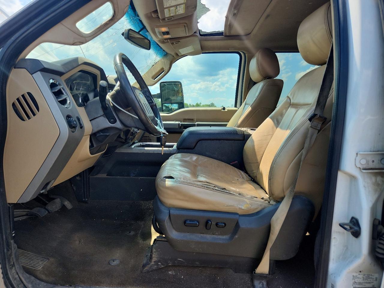 2015 Ford F250 Super Duty White vin: 1FT7W2B62FEA30686