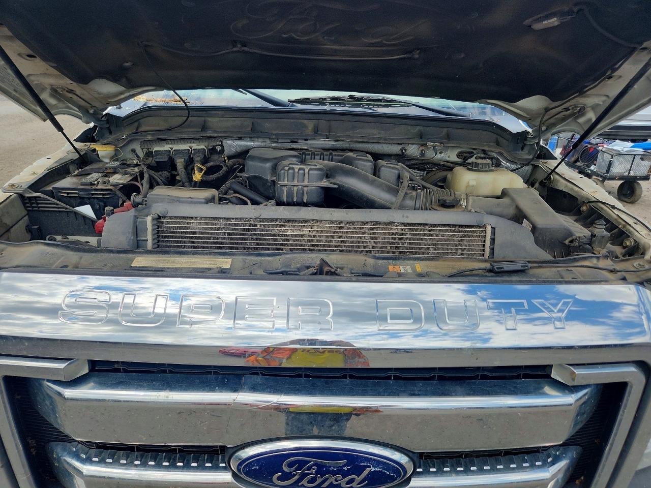 2015 Ford F250 Super Duty White vin: 1FT7W2B62FEA30686
