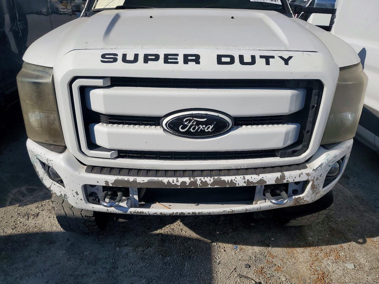 2015 Ford F250 Super Duty White vin: 1FT7W2B62FEC63385
