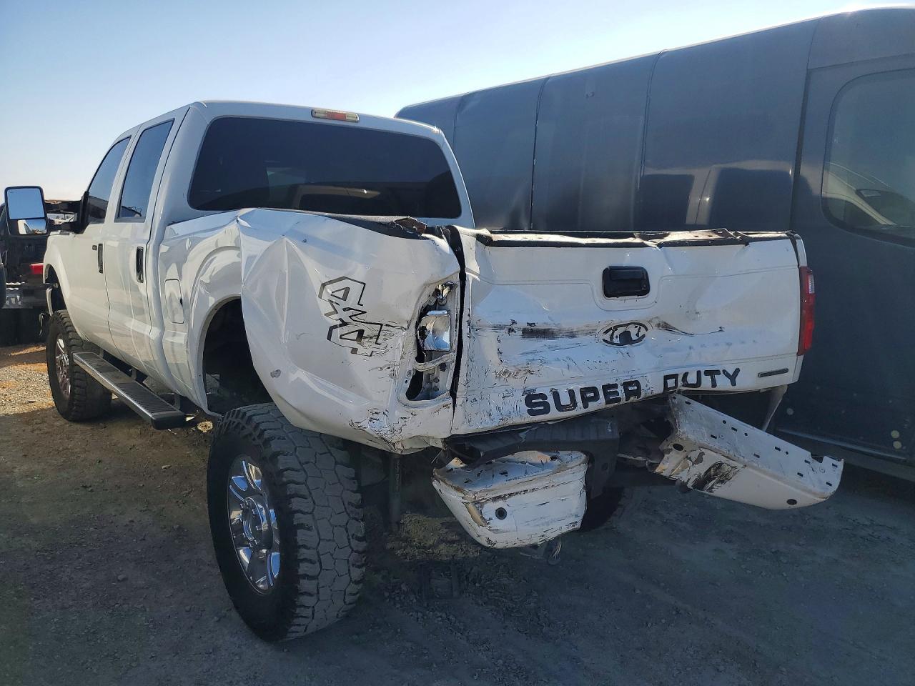 2015 Ford F250 Super Duty White vin: 1FT7W2B62FEC63385
