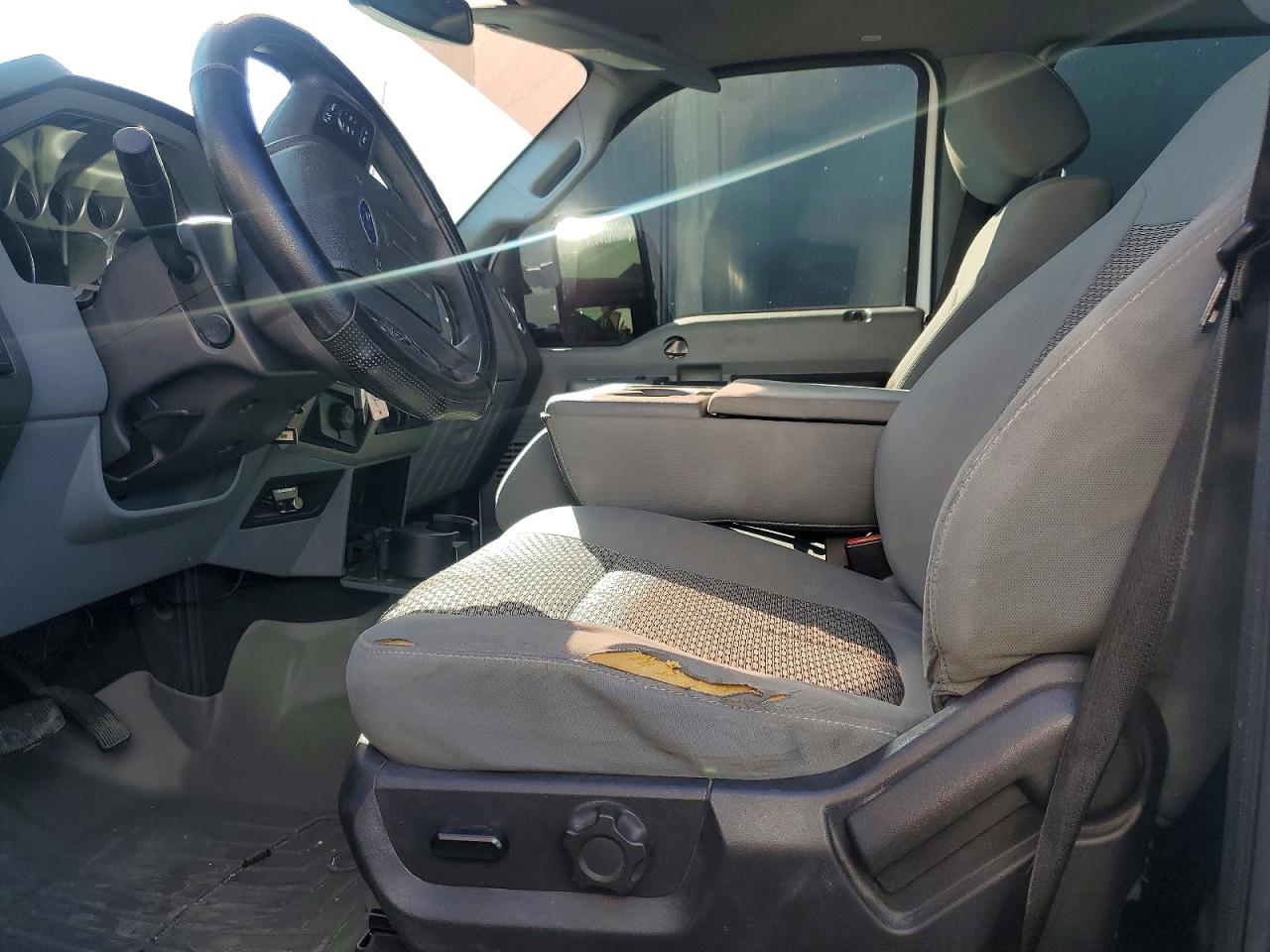 2015 Ford F250 Super Duty White vin: 1FT7W2B62FEC63385