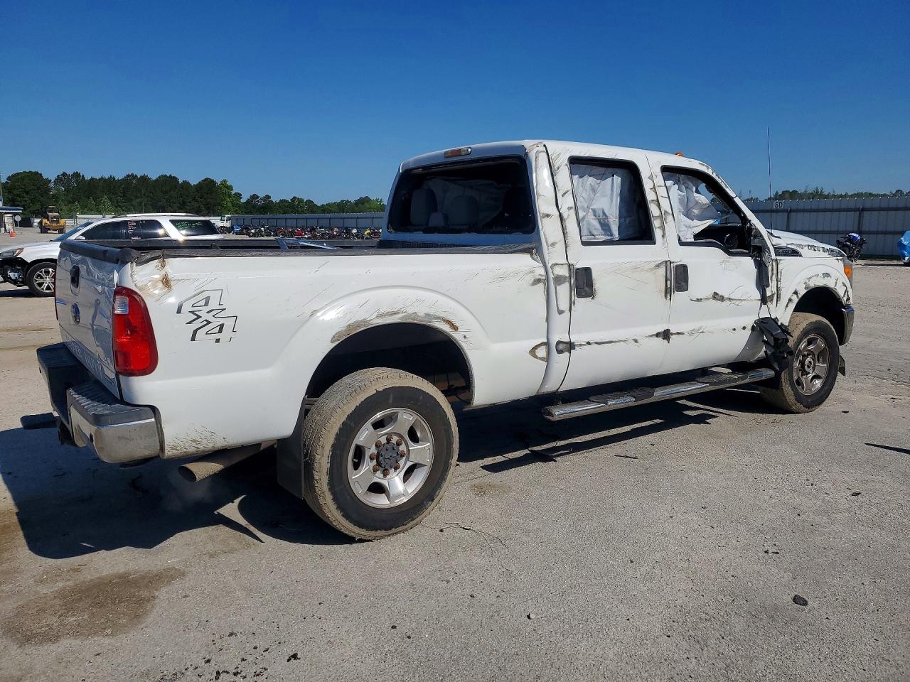 2015 Ford F250 Super Duty White vin: 1FT7W2B62FED38389