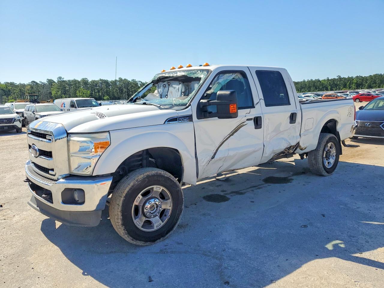 2015 Ford F250 Super Duty White vin: 1FT7W2B62FED38389