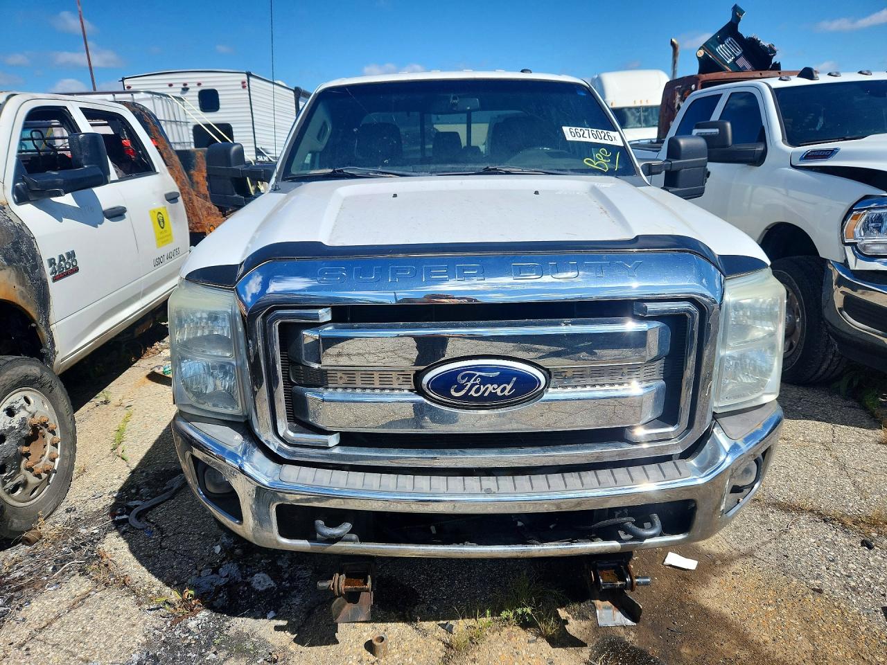 2011 Ford F250 Super Duty White vin: 1FT7W2B63BEB01386