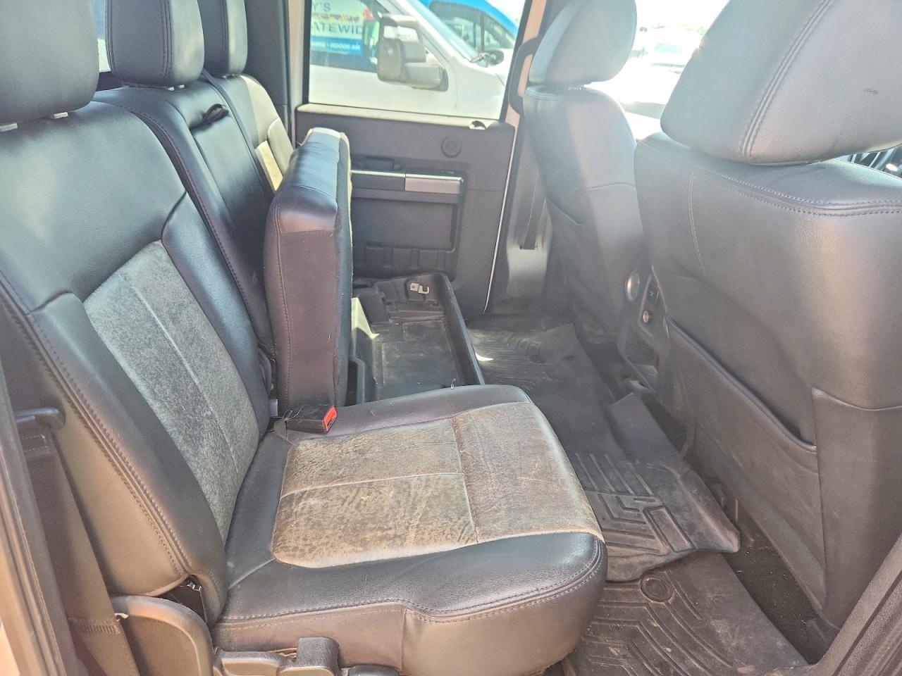 2011 Ford F250 Super Duty White vin: 1FT7W2B63BEB01386