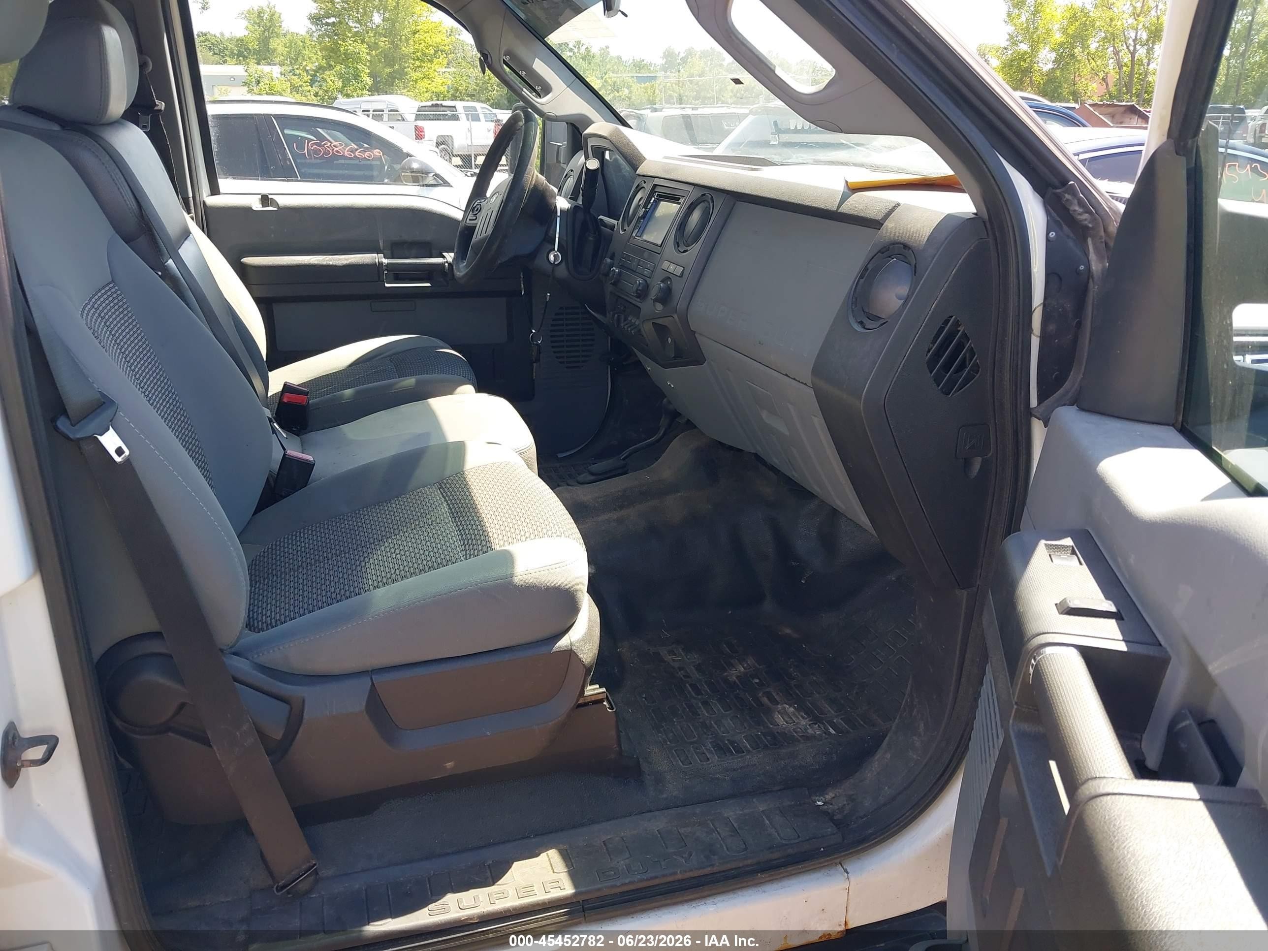 2011 Ford Super Duty F-250 Srw King Ranch/lariat/xl/xlt White vin: 1FT7W2B63BED10773