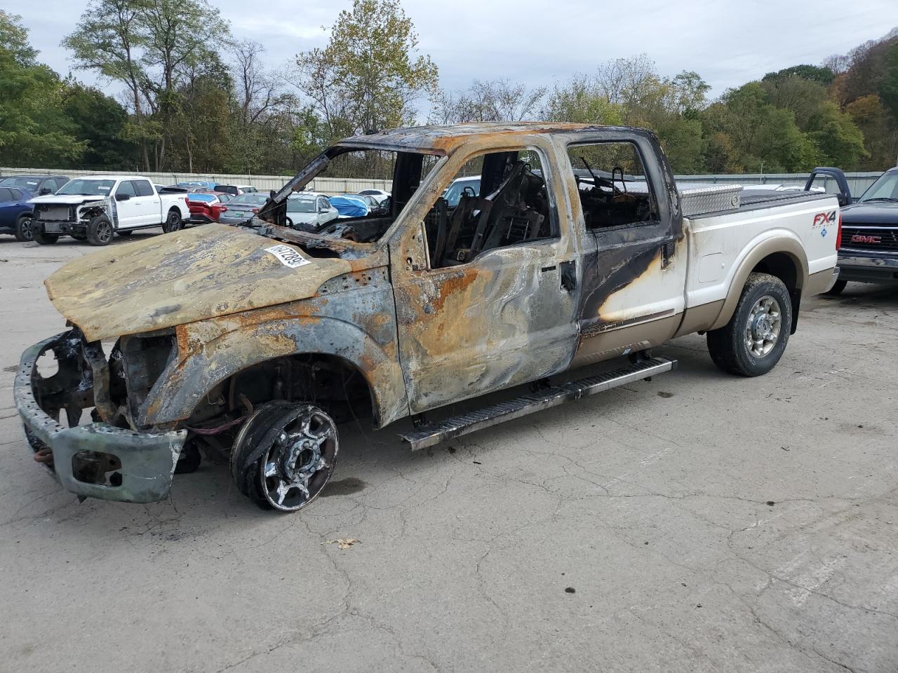 2012 Ford F250 Super Duty White vin: 1FT7W2B63CEB49004