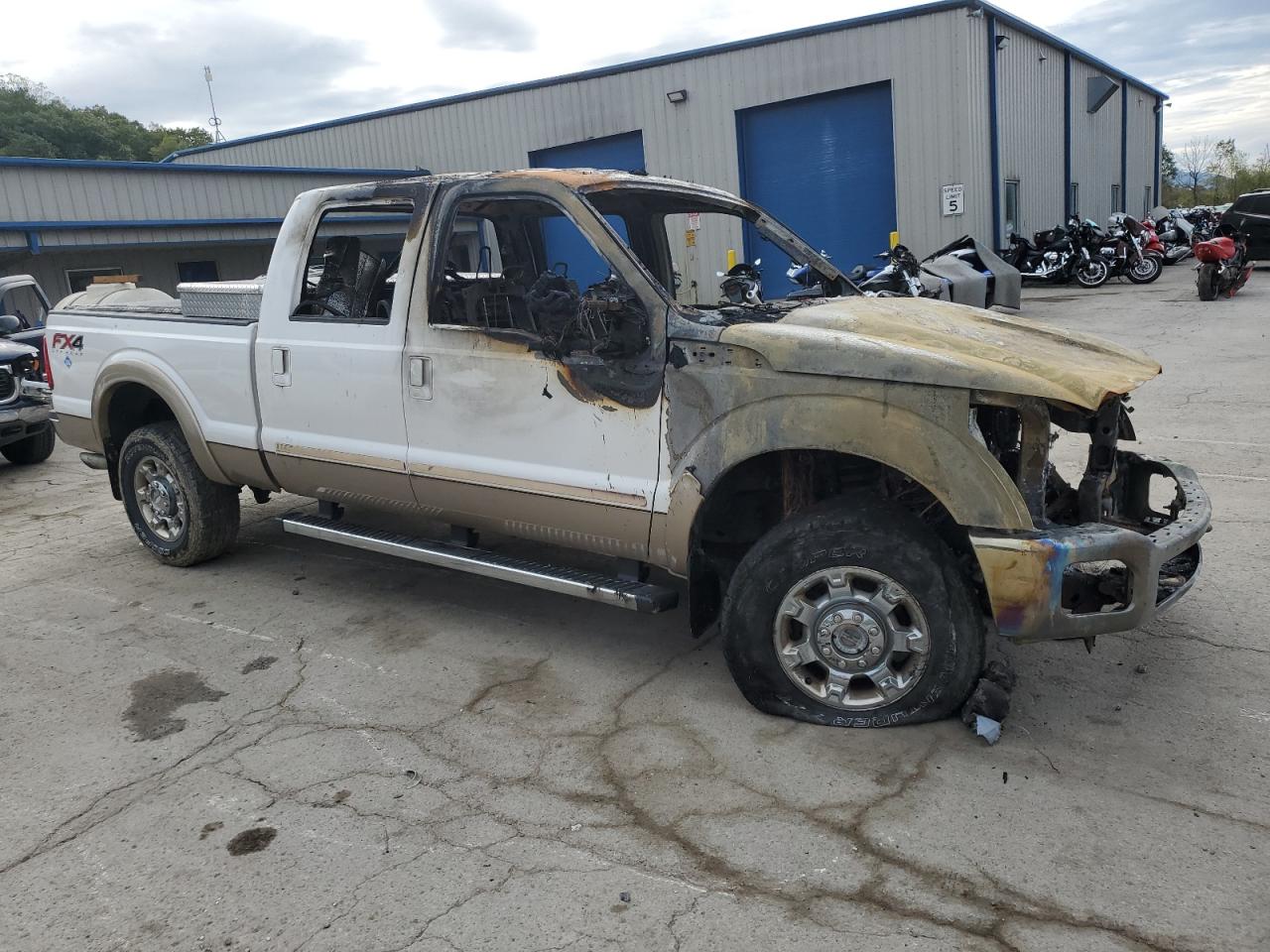 2012 Ford F250 Super Duty White vin: 1FT7W2B63CEB49004