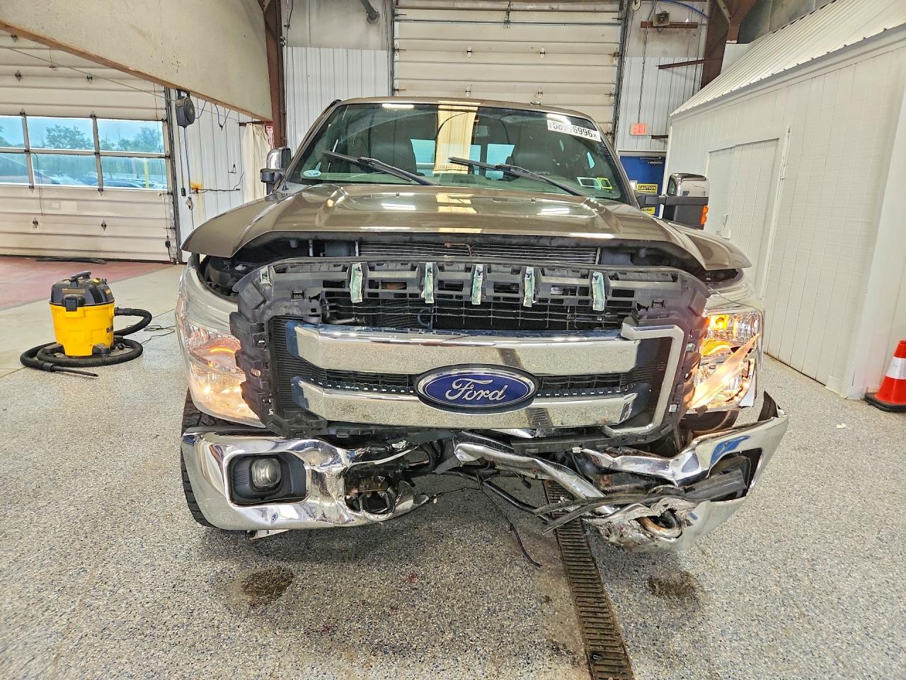 2015 Ford F250 Super Duty Желто-коричневый vin: 1FT7W2B63FEA56603