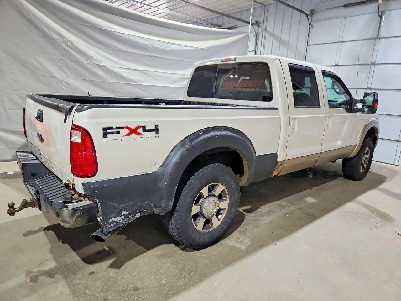 2011 Ford F250 Super Duty White vin: 1FT7W2B64BEA33471
