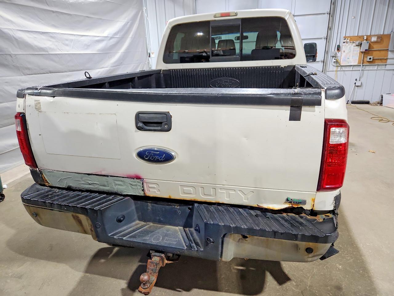 2011 Ford F250 Super Duty White vin: 1FT7W2B64BEA33471