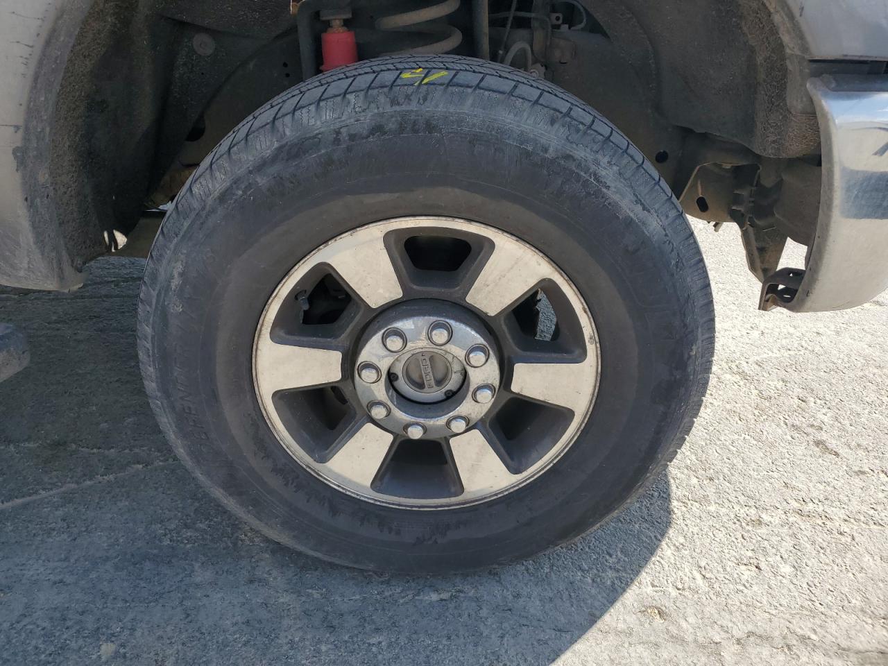 2011 Ford F250 Super Duty Blue vin: 1FT7W2B64BED02925 Damage: Right Front Wheel, Chipped, 4