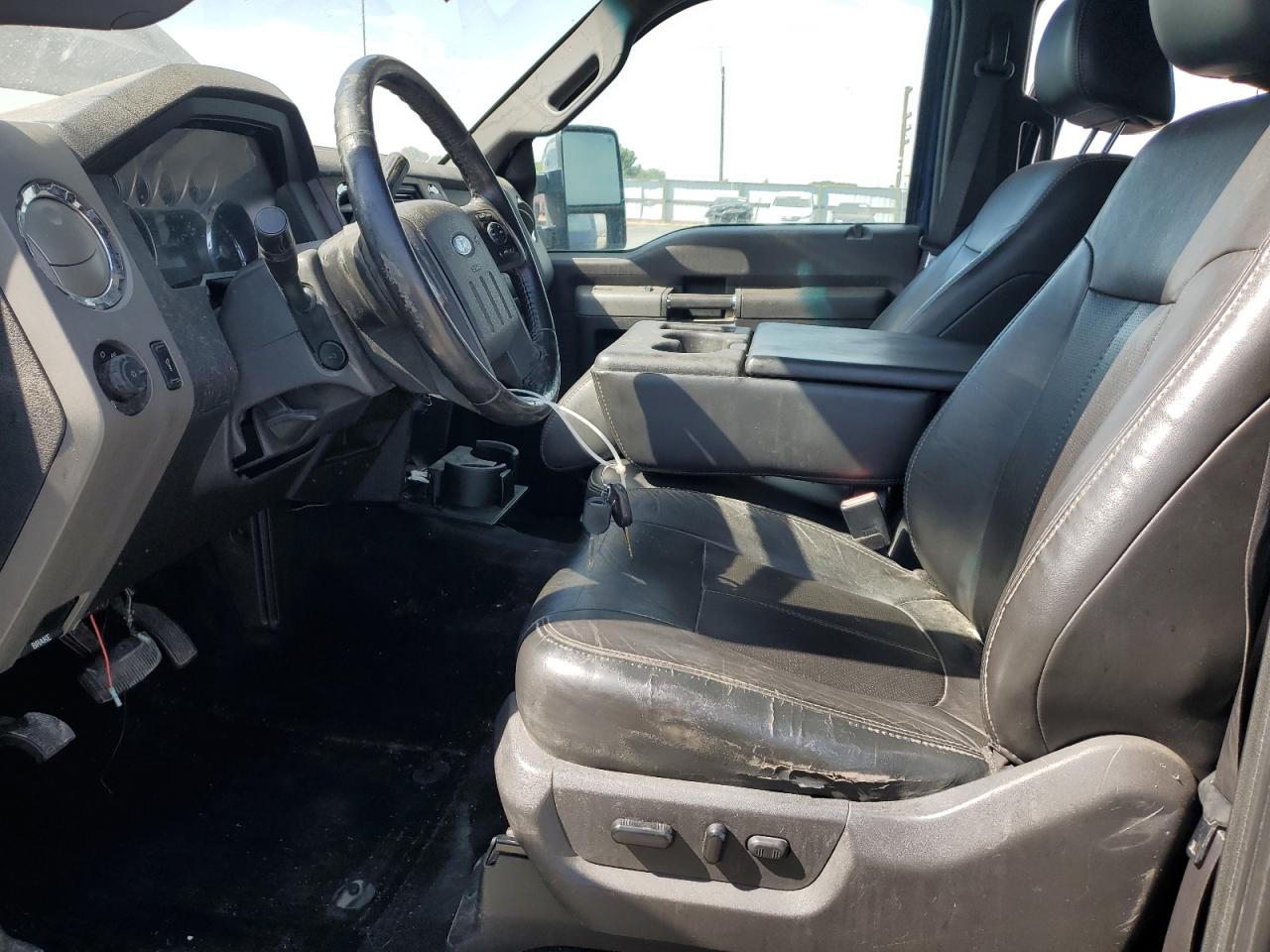 2011 Ford F250 Super Duty Blue vin: 1FT7W2B64BED02925 Damage: Left Front Seat, Worn, Acceptable