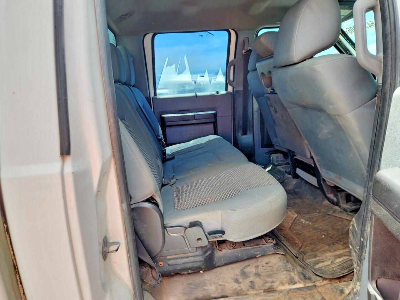2013 Ford F250 Super Duty White vin: 1FT7W2B64DEB45030