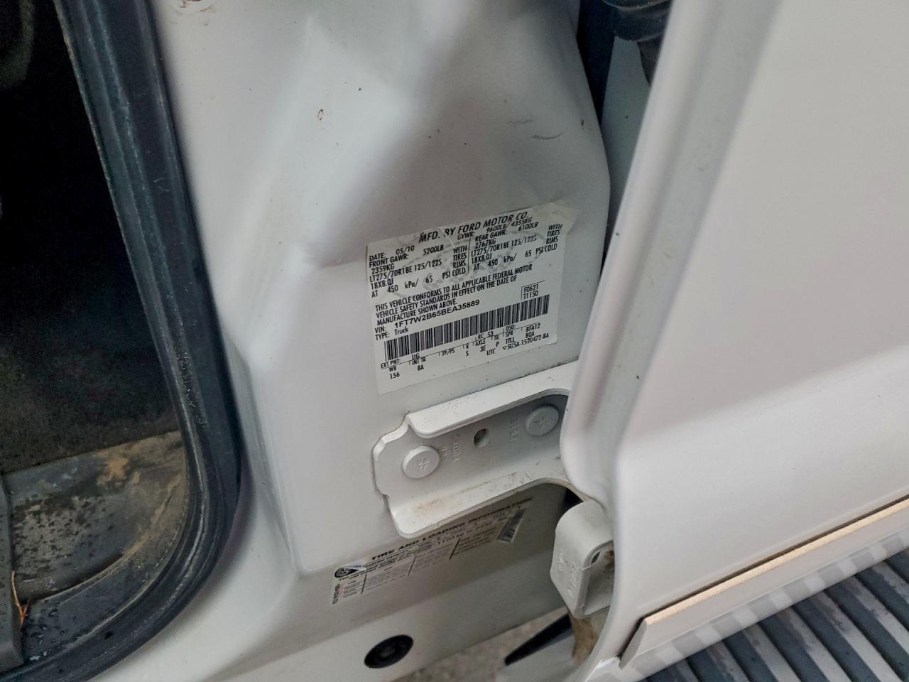 2011 Ford F250 Super Duty White vin: 1FT7W2B65BEA35889