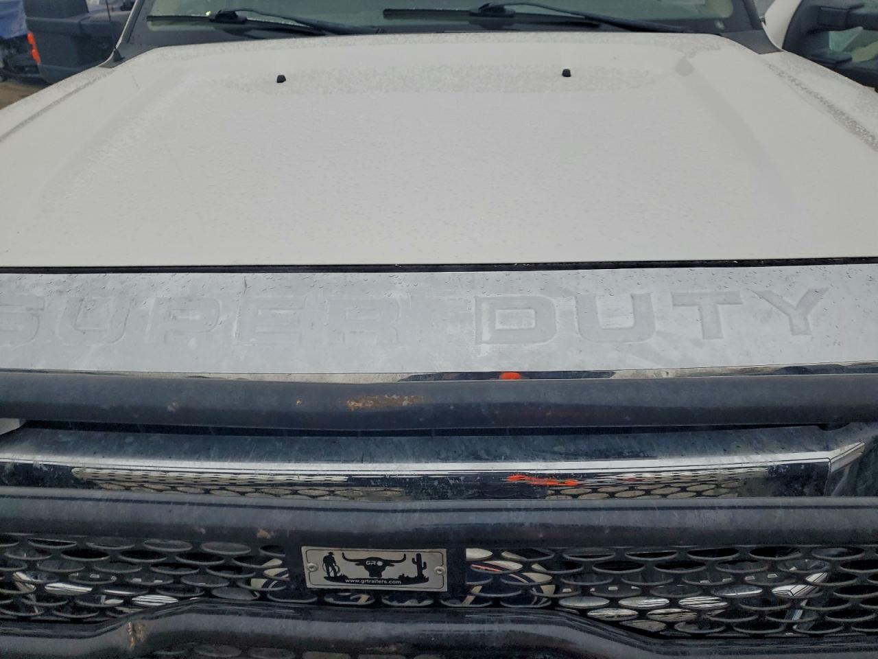 2011 Ford F250 Super Duty White vin: 1FT7W2B65BEA35889