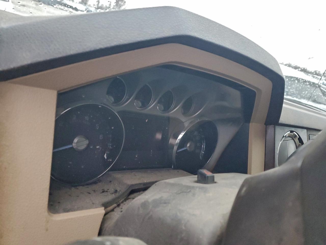 2011 Ford F250 Super Duty White vin: 1FT7W2B65BEA35889