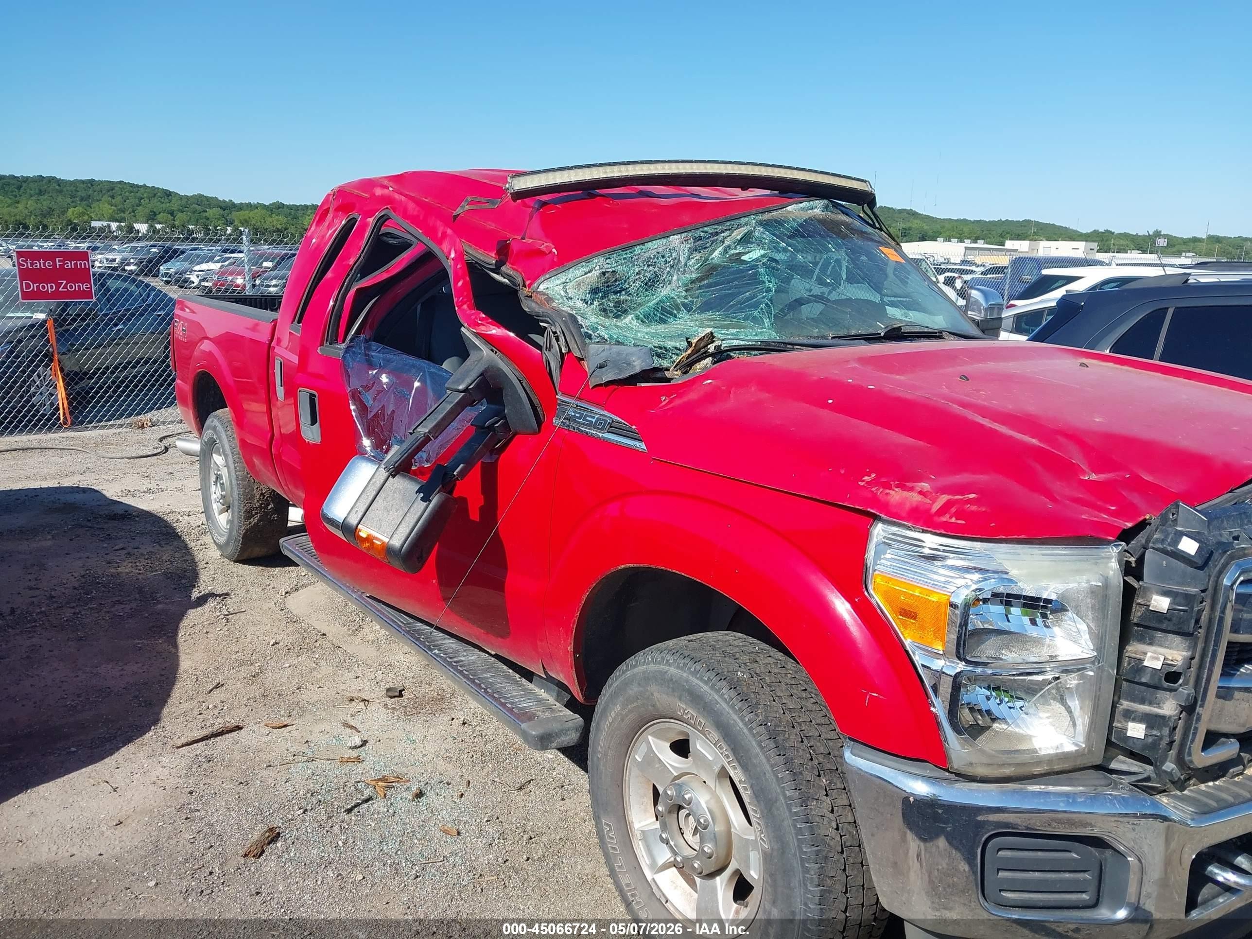 2011 Ford F-250 Xlt Red vin: 1FT7W2B65BEA60727