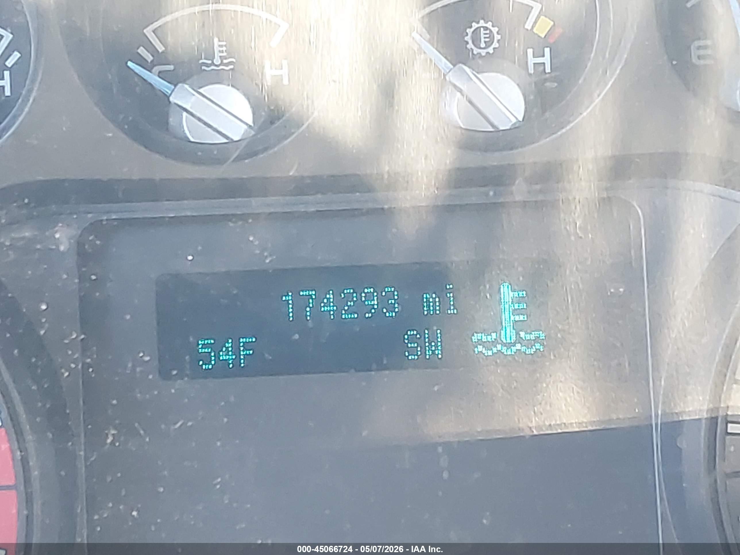 2011 Ford F-250 Xlt Red vin: 1FT7W2B65BEA60727