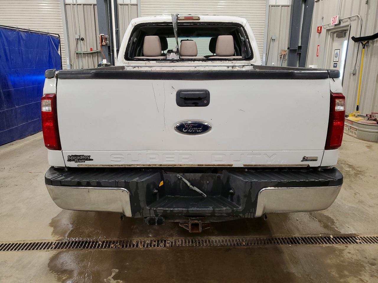 2011 Ford F250 Super Duty White vin: 1FT7W2B65BEA81867