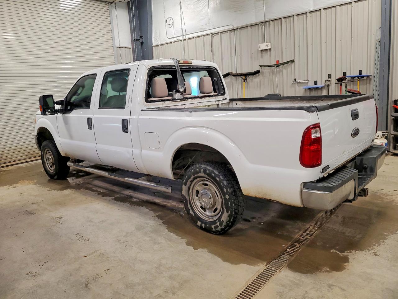 2011 Ford F250 Super Duty White vin: 1FT7W2B65BEA81867