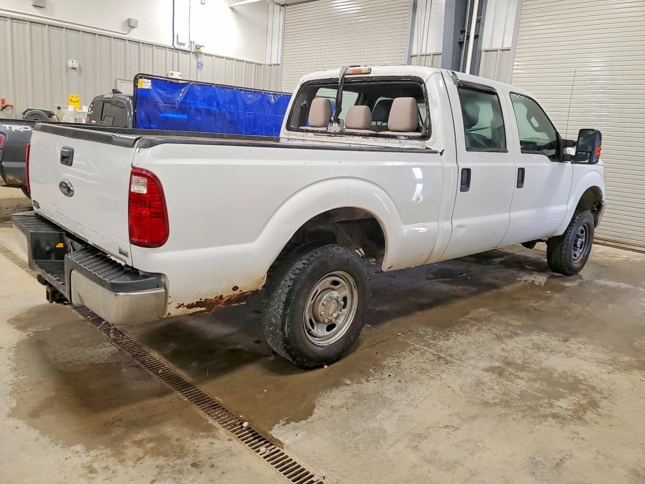 2011 Ford F250 Super Duty White vin: 1FT7W2B65BEA81867