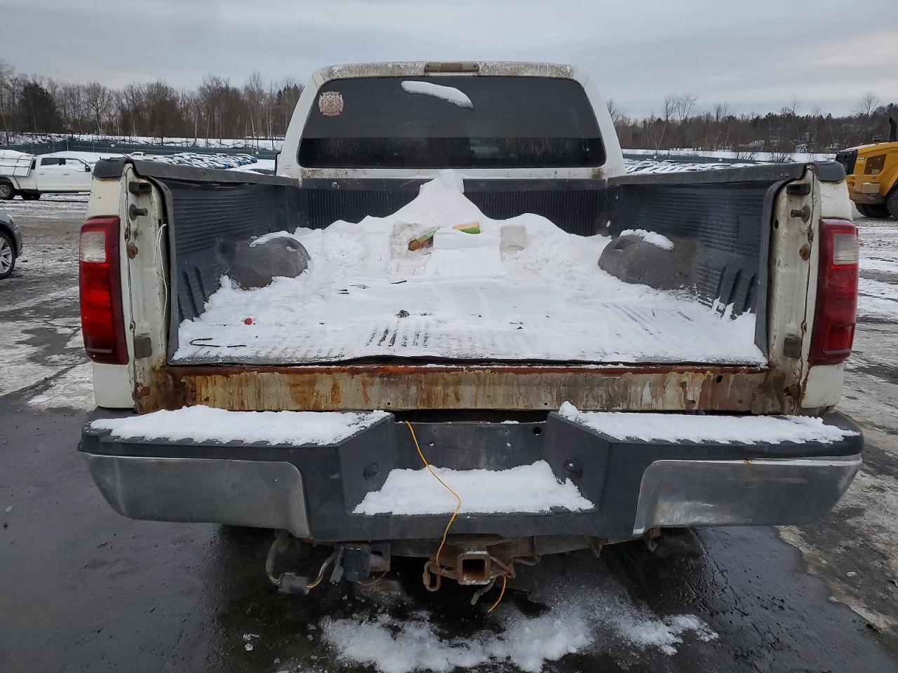 2014 Ford F250 Super Duty White vin: 1FT7W2B65EEA18448