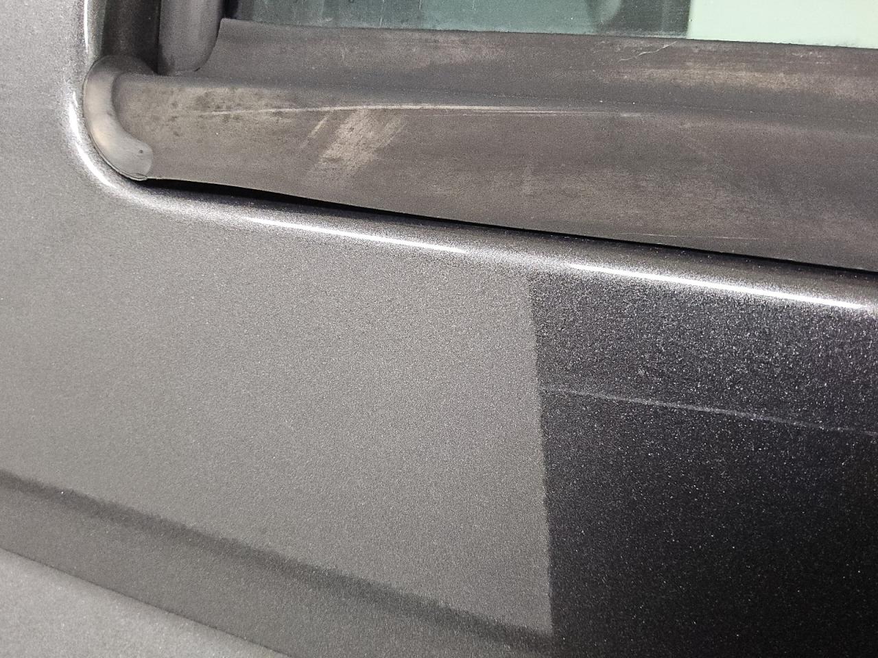2015 Ford F250 Super Duty Gray vin: 1FT7W2B65FED10702 Damage: Right Front Door, Heavy Scratch, 3 To 4 Inches