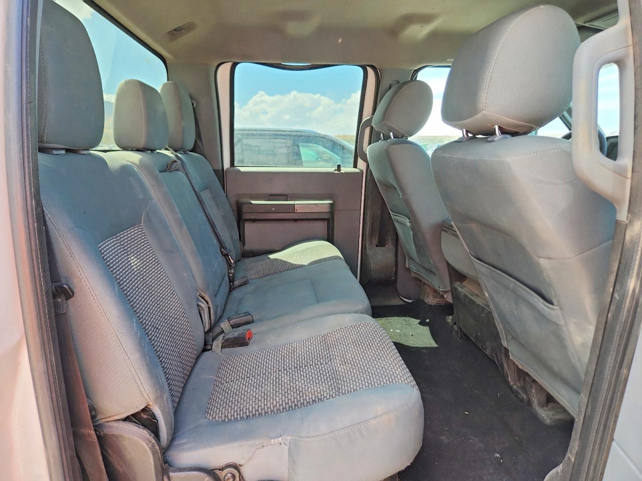 2012 Ford F250 Super Duty White vin: 1FT7W2B66CEC51932
