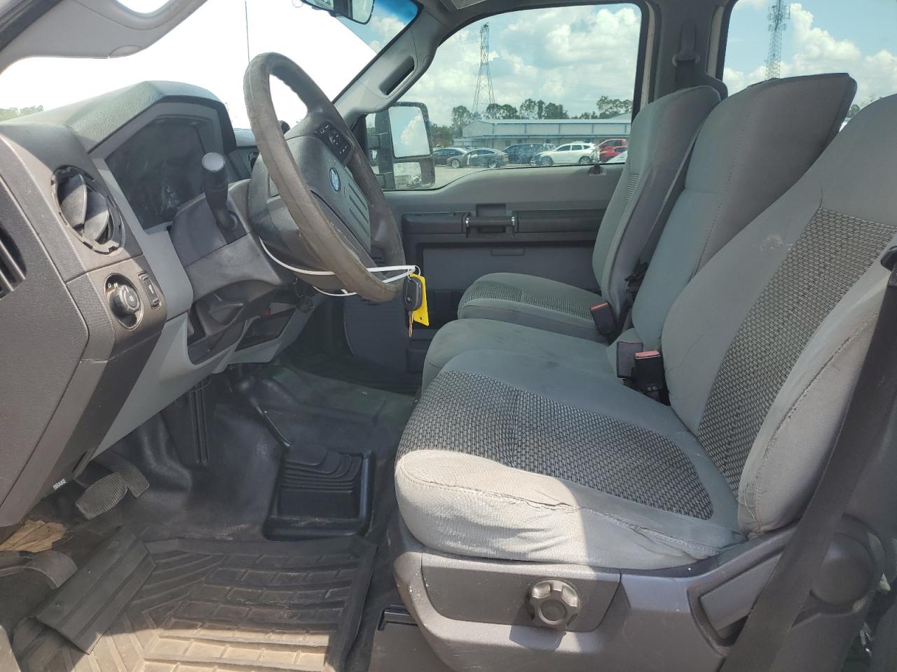 2015 Ford F250 Super Duty White vin: 1FT7W2B66FEB54377