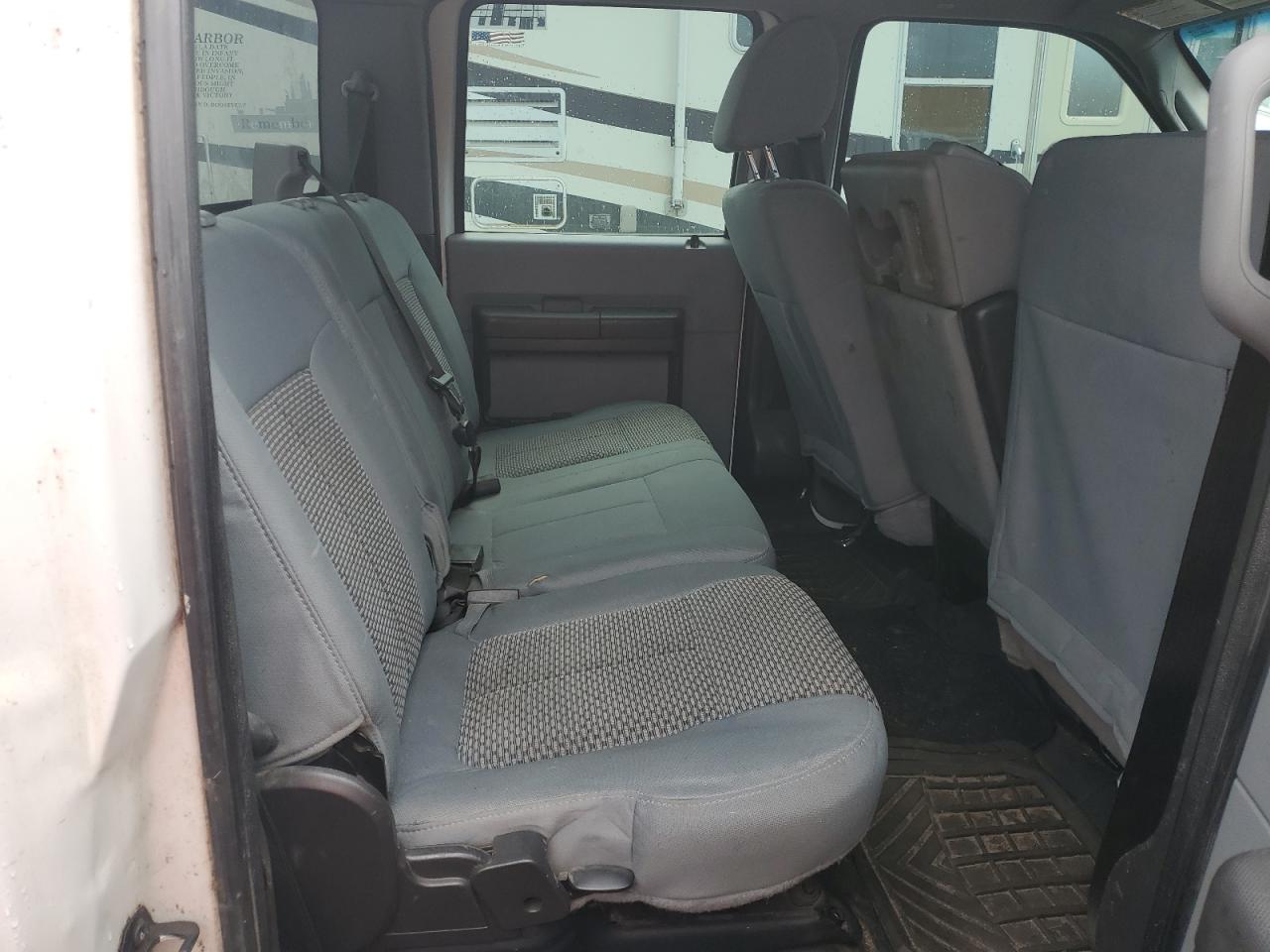 2015 Ford F250 Super Duty White vin: 1FT7W2B66FEB54377