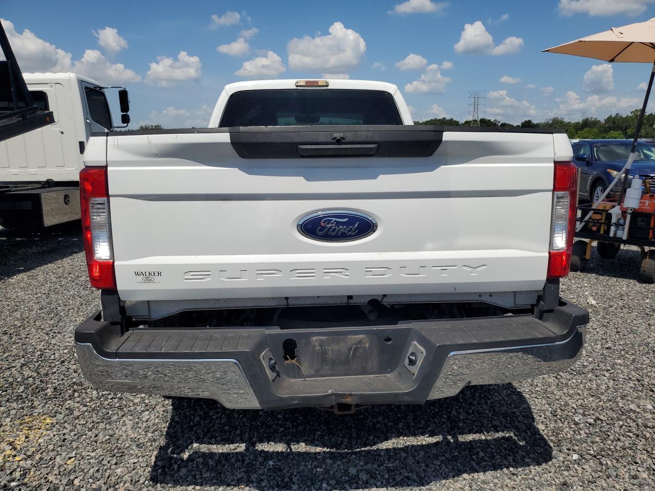 2015 Ford F250 Super Duty White vin: 1FT7W2B66FEB54377