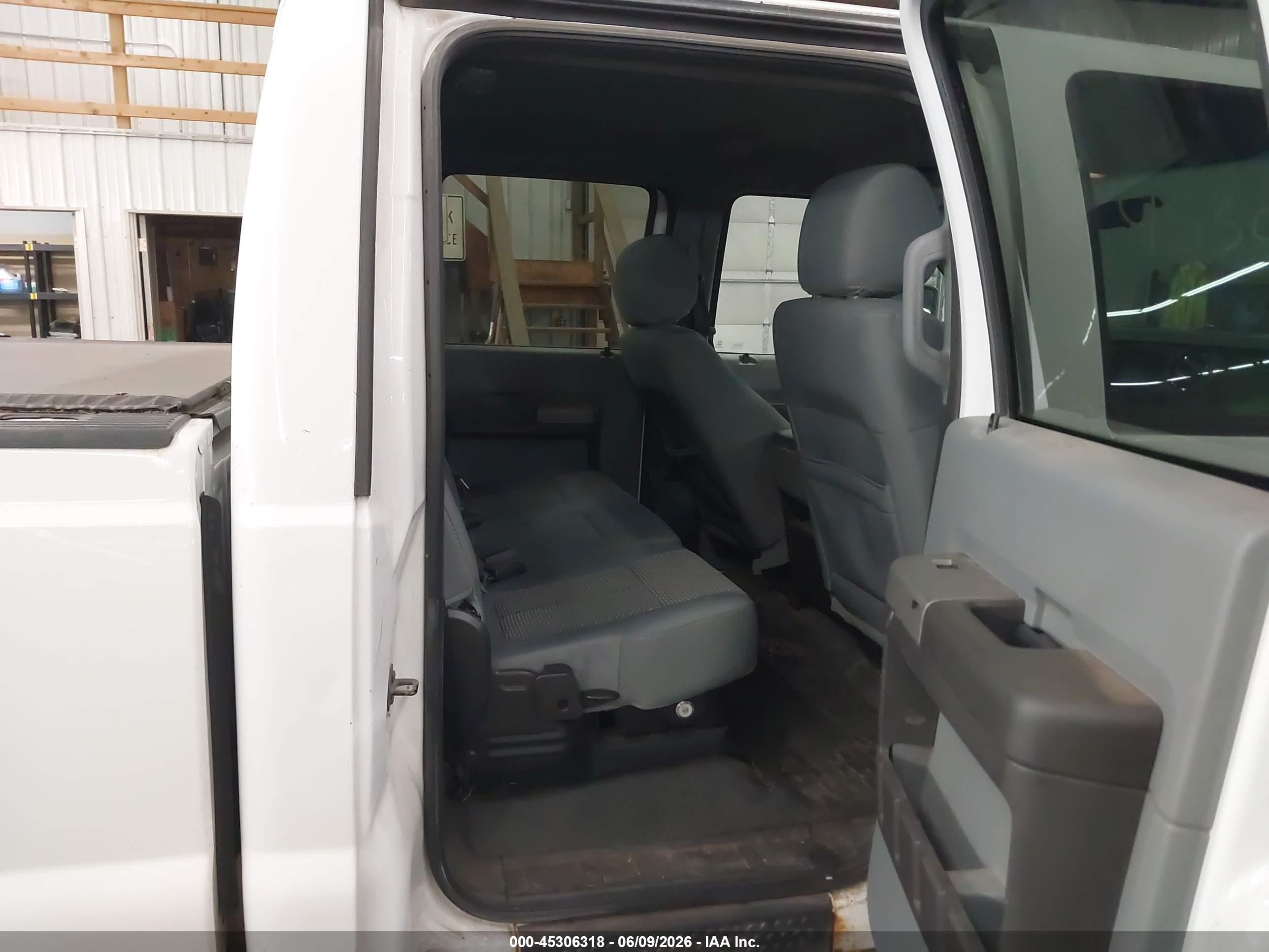 2012 Ford F-250 Xlt White vin: 1FT7W2B67CEA72458